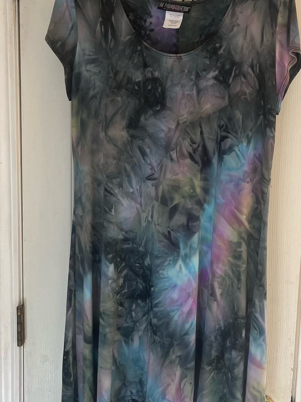 The Pyramid Collection Scoop Neck Tie-Dye Tunic in Black, Blue & Purple